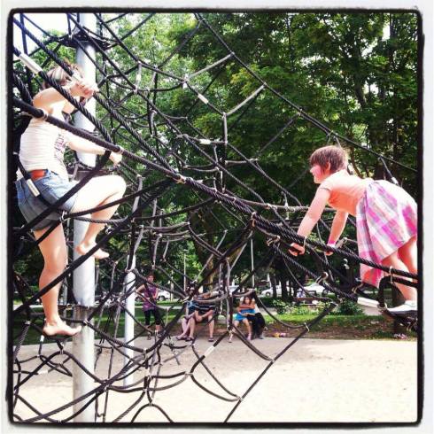 We spent Canada Day with Eden, Michael and their daughter Isadora. Iz and I climbed on the giant spiderweb at the park near our house!